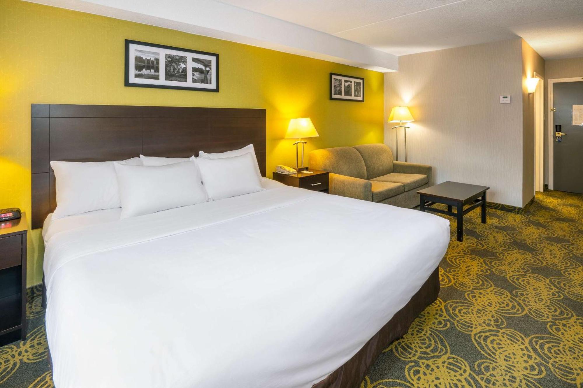 Comfort Hotel & Suites Peterborough Zewnętrze zdjęcie