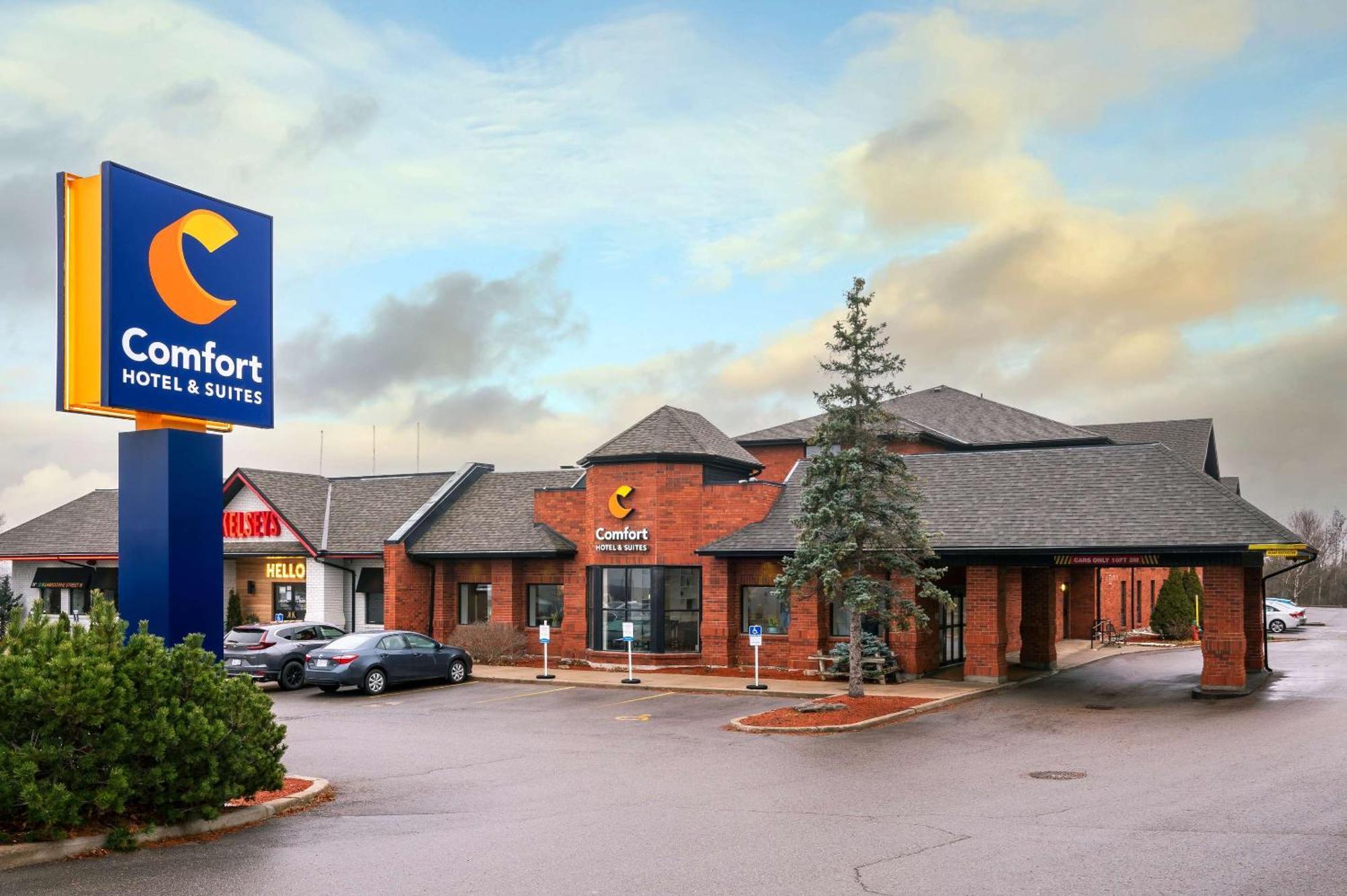 Comfort Hotel & Suites Peterborough Zewnętrze zdjęcie