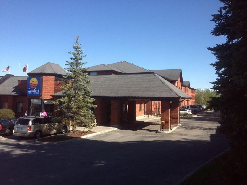 Comfort Hotel & Suites Peterborough Zewnętrze zdjęcie