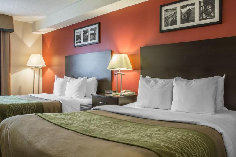 Comfort Hotel & Suites Peterborough Zewnętrze zdjęcie