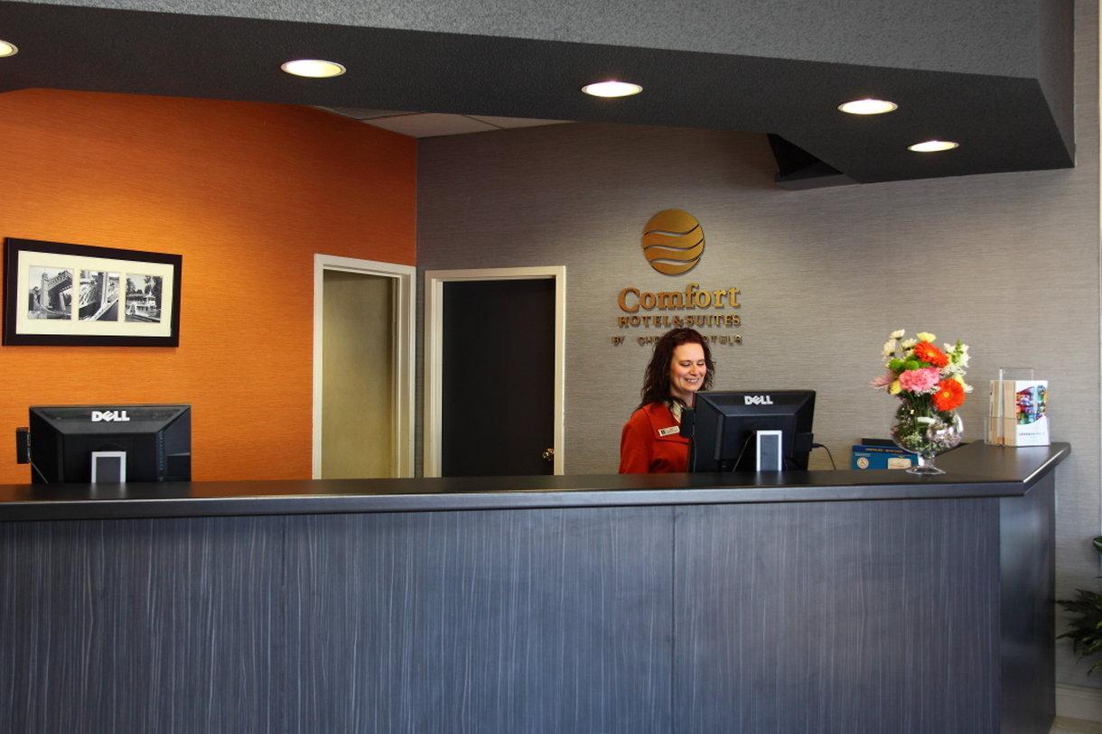 Comfort Hotel & Suites Peterborough Zewnętrze zdjęcie